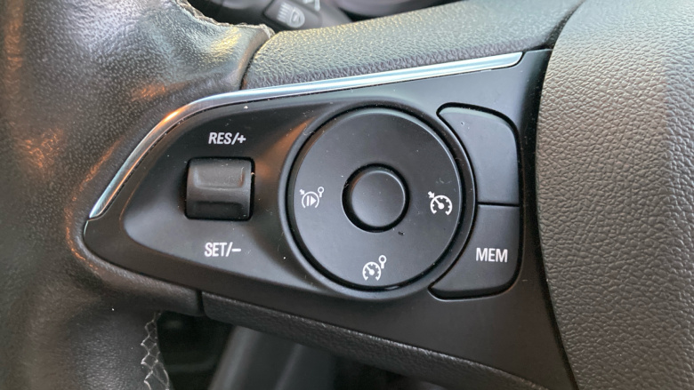 Vauxhall Crossland 1.2 Design 5dr Petrol Hatchback